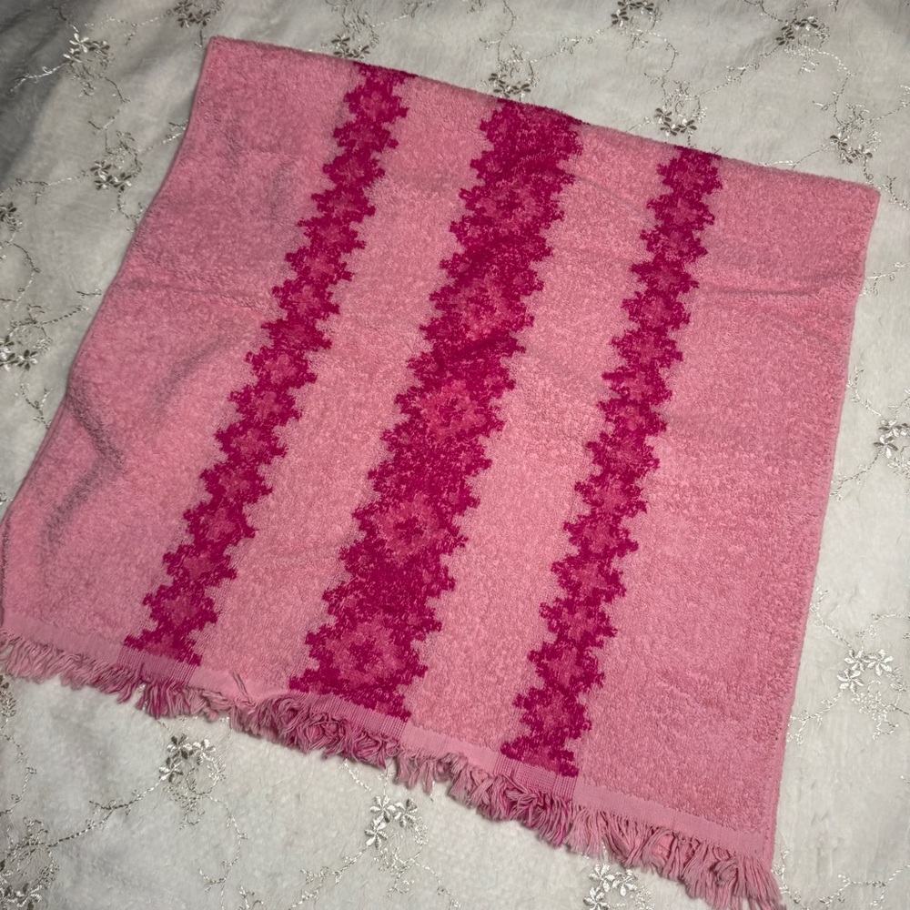 vintage 70s Cannon + Cone pink geometric towel set — 3-piece — 100% cotton — USA - Picture 3 of 5